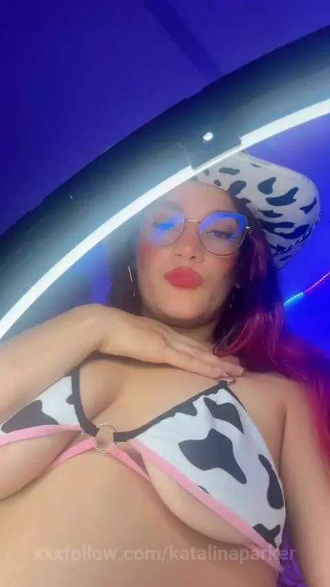 Riding it like a naughty cowgirl 🤠🍑 by katalinaparker