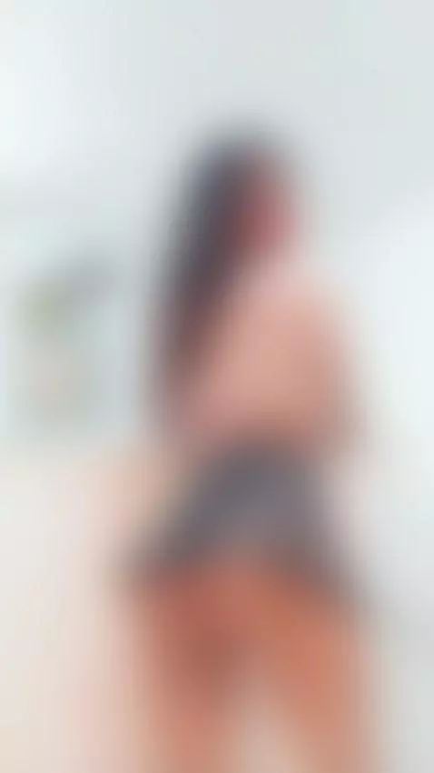 mostrando mi trasero sexy by karen-sofia-19