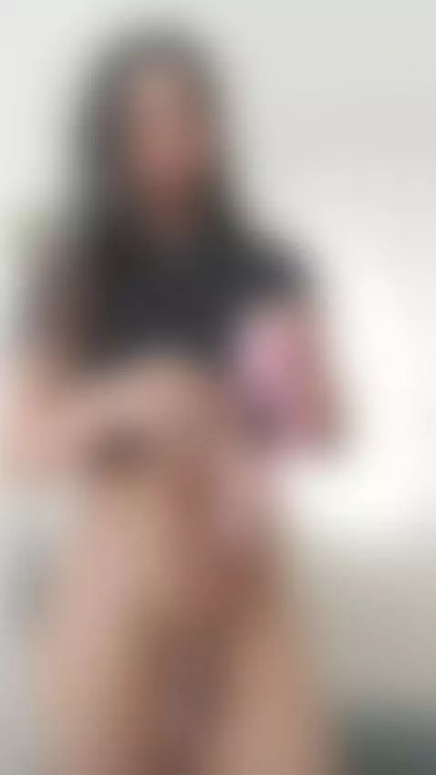 me ayudas a vestirme by karen-sofia-19