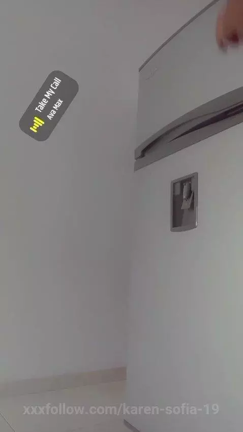 buscando comidita by karen-sofia-19