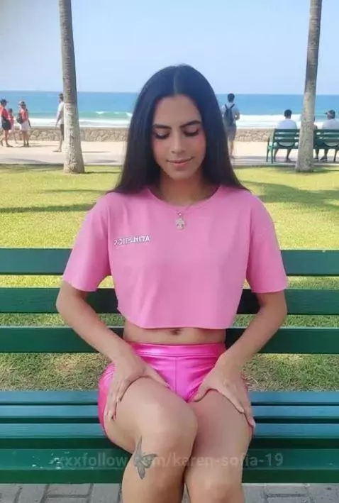 sexy karen by karen-sofia-19