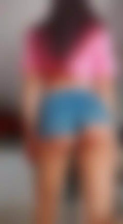 kiss mi ass by karen-sofia-19