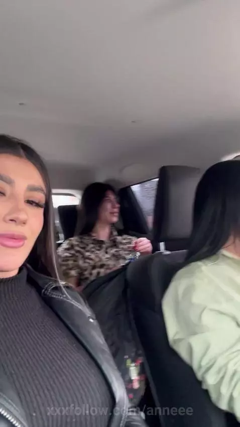 do you like be naugthy in public? 😈 by anneee