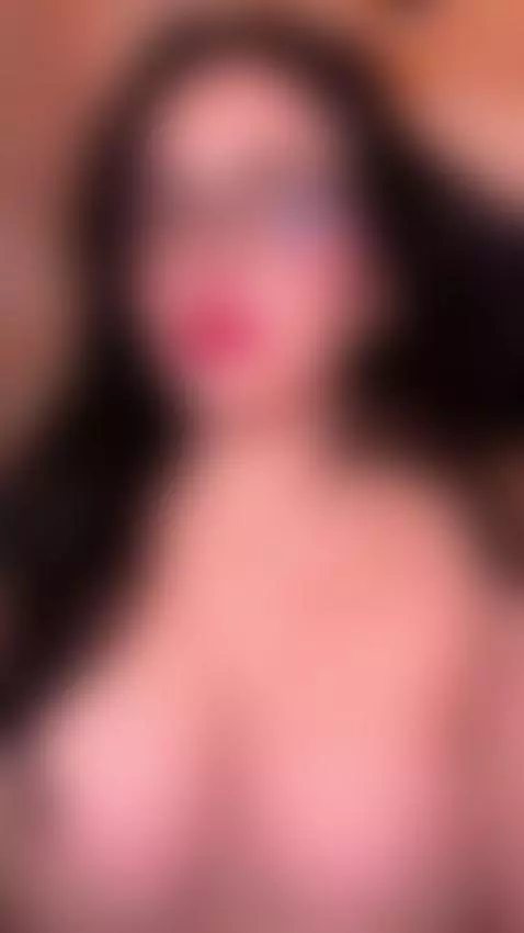 https://stripchat.com/andra_rose/follow-me by morganagray01