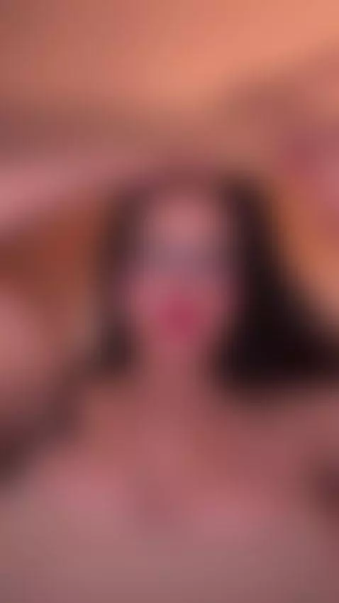 https://stripchat.com/andra_rose/follow-me by morganagray01