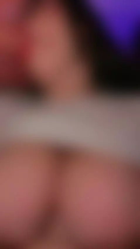 https://stripchat.com/andra_rose/follow-me by morganagray01