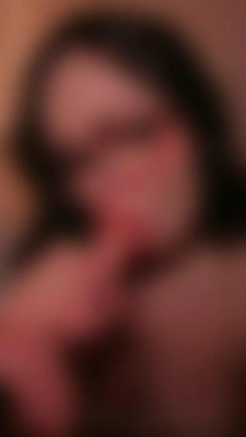 https://stripchat.com/andra_rose/follow-me by morganagray01