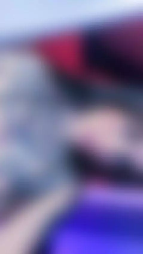 Online noooowww!!! by valneeko