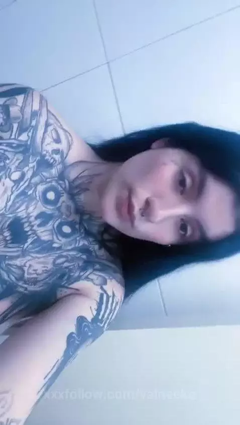 I'm a bad girl, I deserve be punishment! by valneeko