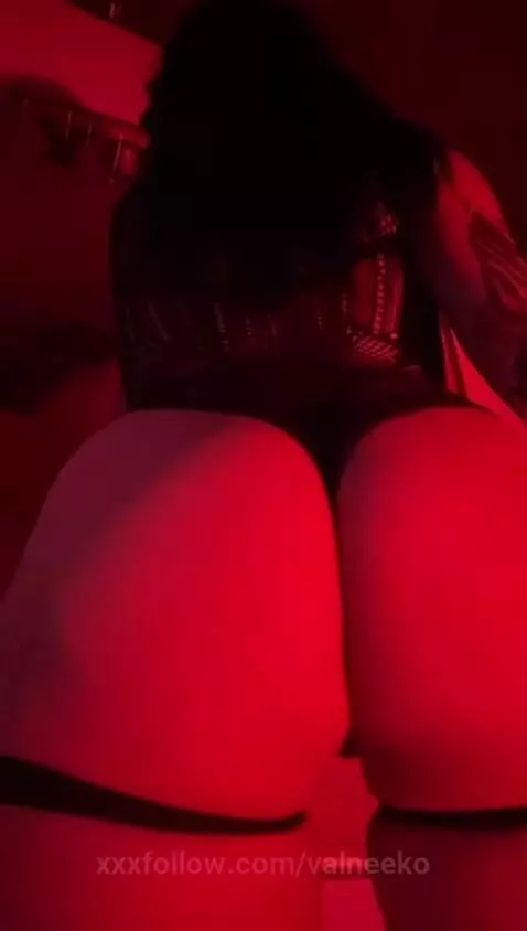 "Fuck me in doggy, i want feel u all hard inside me 😋🔥 by valneeko