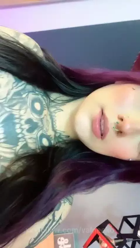 Do you like today's outfit? by valneeko