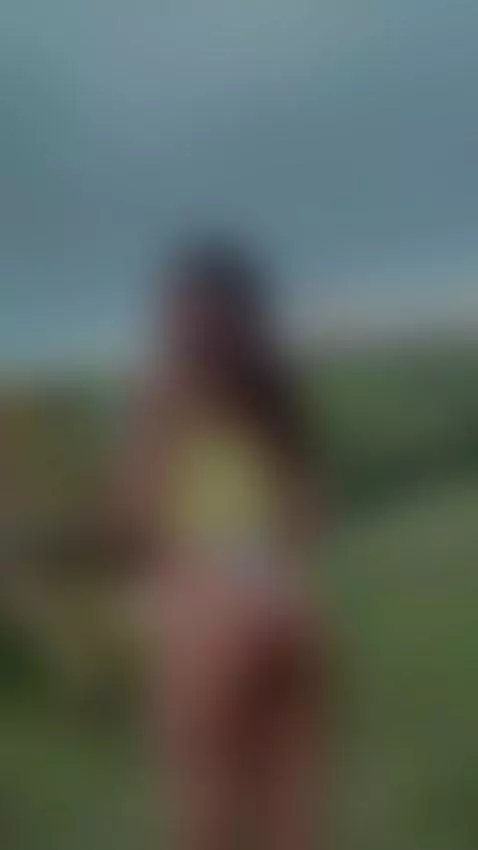 look at my booty but omg I am in a public place!! you like i... by maxwright