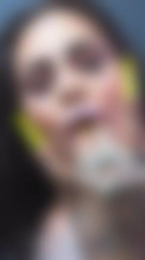 This queen is looking for her castle by denychantall