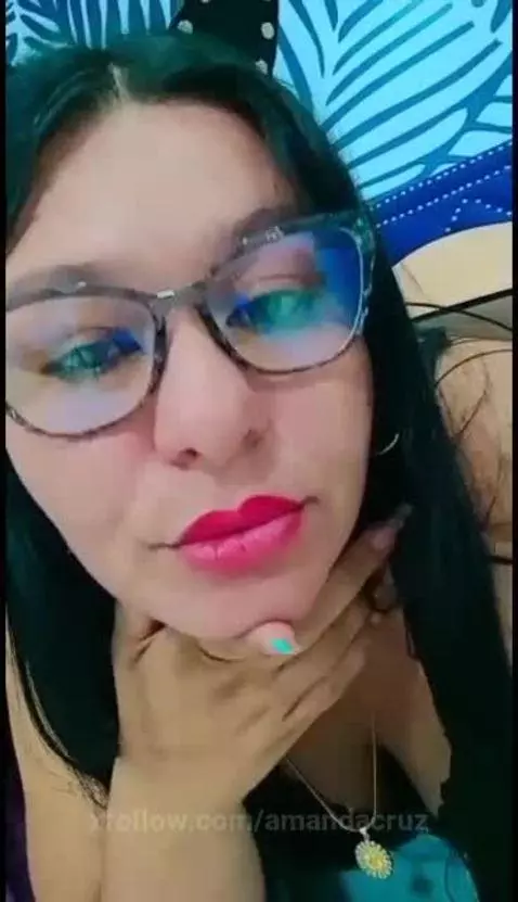 https://www.camsoda.com/amandacruz by amandacruz