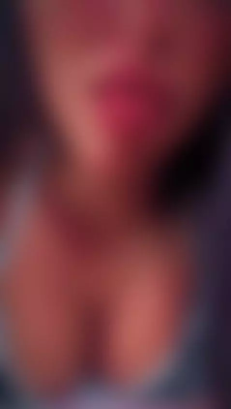 My lips are waiting for you and my tongue is eager to explor... by stormy-butty1