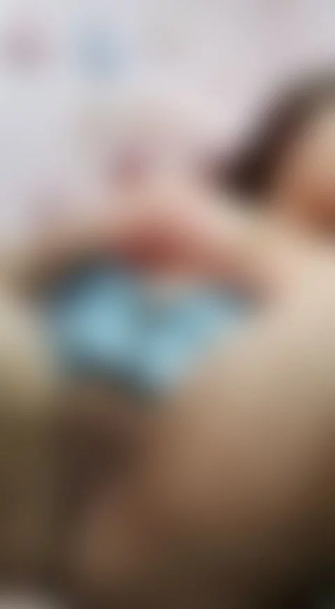 Fucking my pussy with hairbrush 🔥💦 by siennaanderson