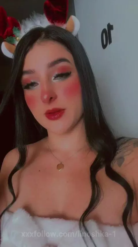 “Who needs gifts when you have Mrs. Claus? 🎁🎅 by linoshka-1