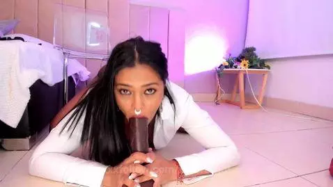 My feet masturbating your cock until you cum on me🍆🔥 by inndra-hot