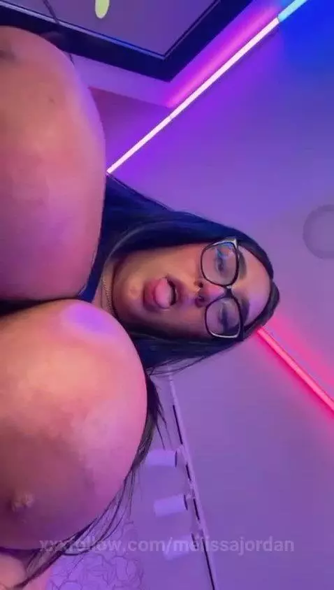 You wish that huge tits on your face? by melissajordan