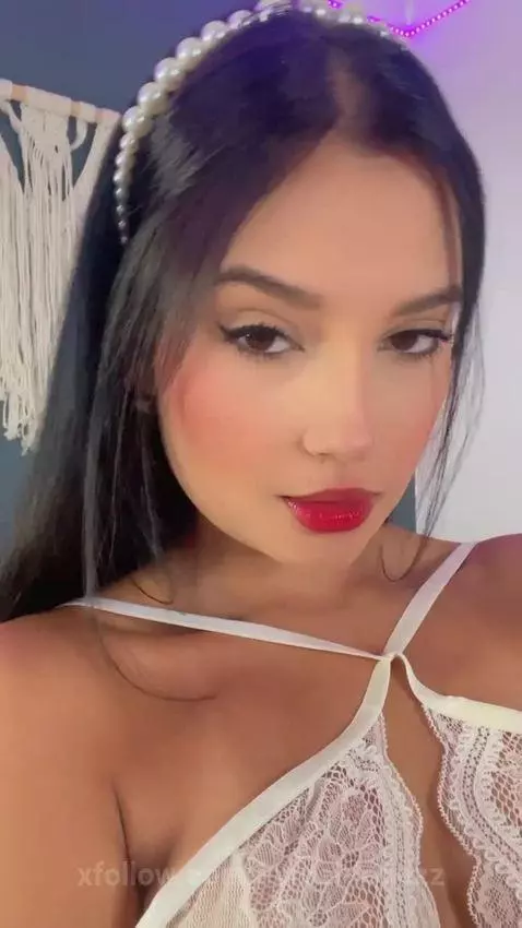 Toda yo feel so sexy and delicate! Kiss 💋🫶 by isabel-lopezz