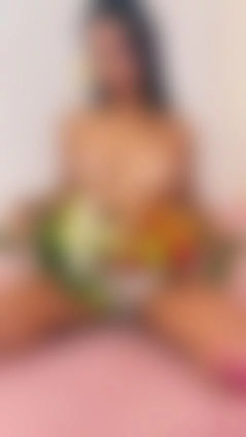 I love the flowers on me by isabel-lopezz