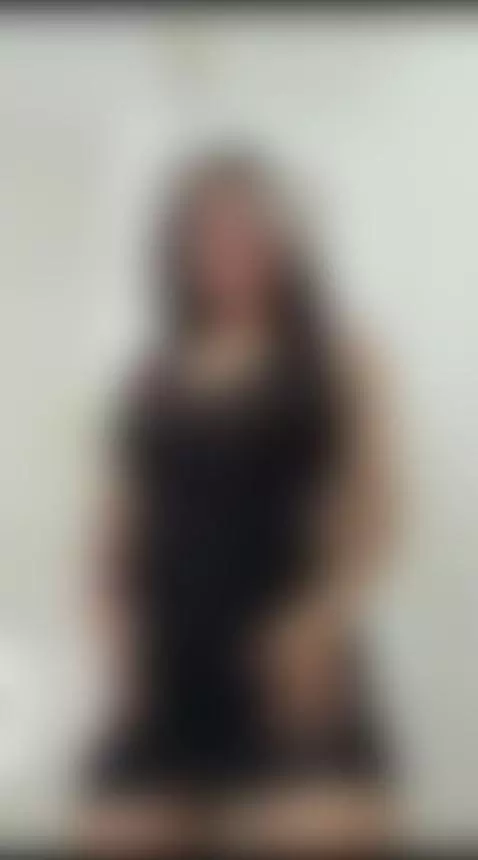 sexy milf by aliicee-green