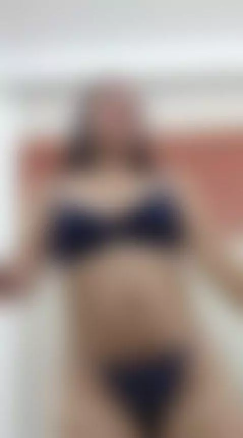 i am sexy milf by aliicee-green