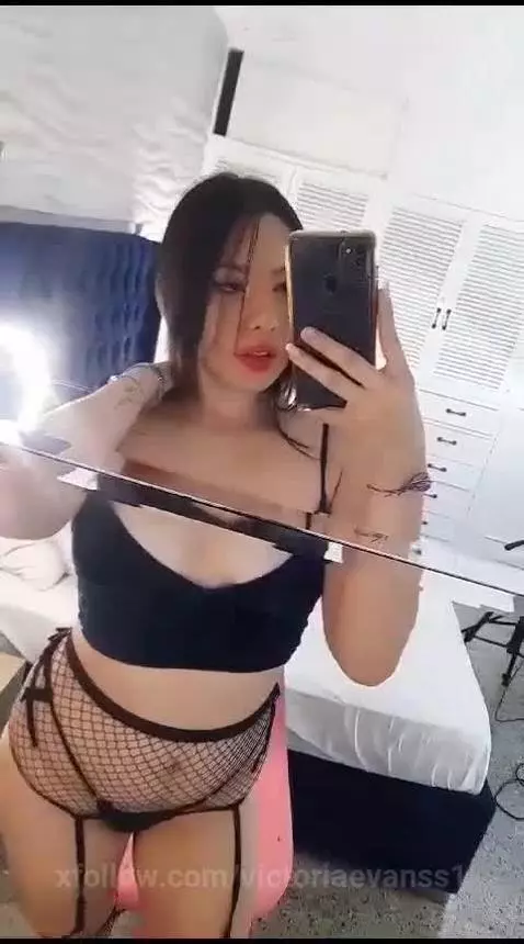 YOUR GIFT GIRL WANTS TO BE YOUR SURPRISE by victoriaevanss1