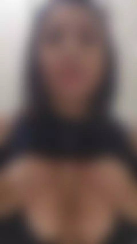 Mmm enjoy the me bow job ??? by lizzrouse