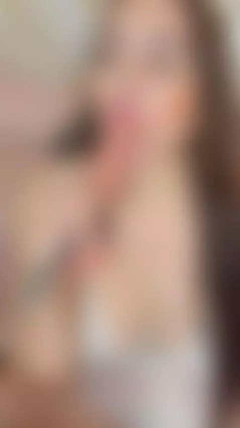 Come closer… you might discover something you can’t resist. ... by missmihasens