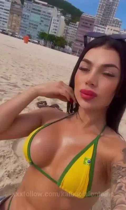 I would like you to be here with me, enjoying the beach  😈💦 by katadelafontaine