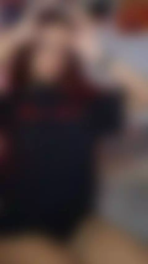 Today I'll play a lot with my ass by anniecottan