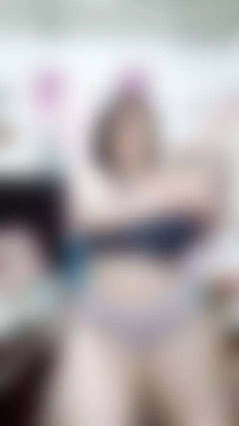 Online ready to play kisses by saray-extrovert