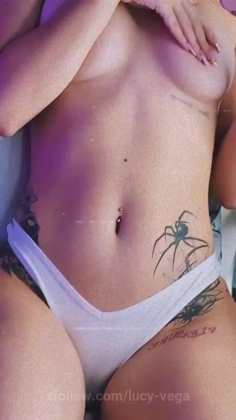 Im online now<3 by lucy-vega