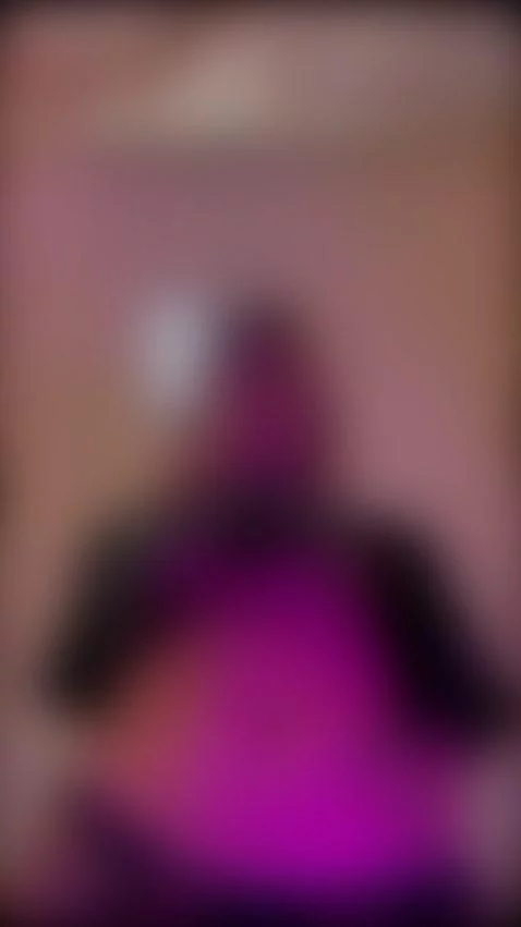 Online!! 🍑 by lucy-vega