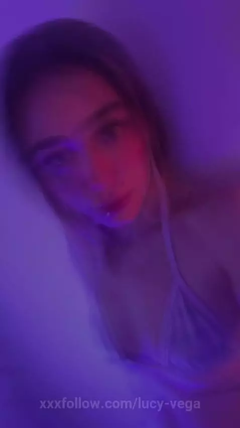 Remember to vote for me in the first link in the profile! Be... by lucy-vega