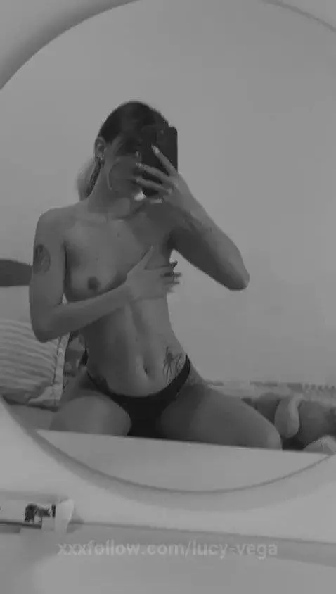 I know you want my body 🔥Vote for me in the first link! by lucy-vega