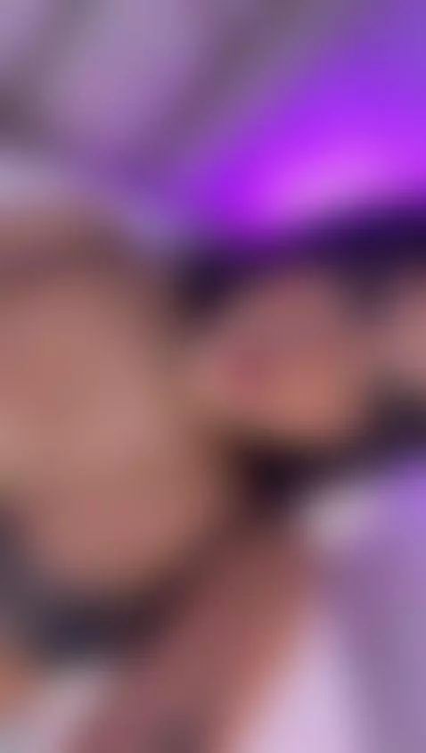 Happy sunday, come and chill with me 💜🔥 by abby-miller