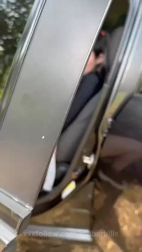 You want to fuck me in my car, what a wet pussy  🔥 by ambarhills