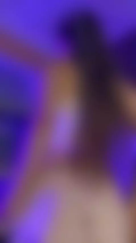 I love having my ass fucked by ambarhills