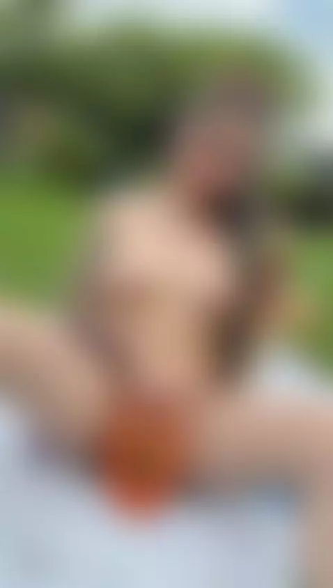 Let's touch the inside of my papaya a little. 🔥 by ambarhills