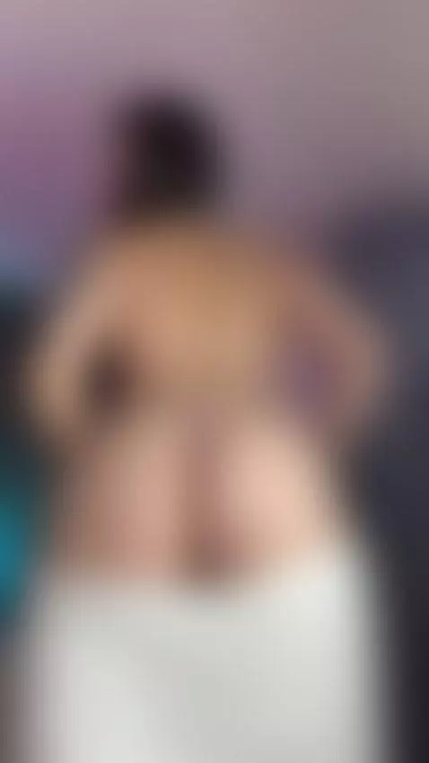 I love bouncing my ass, how I would love to move it in your ... by ambarhills