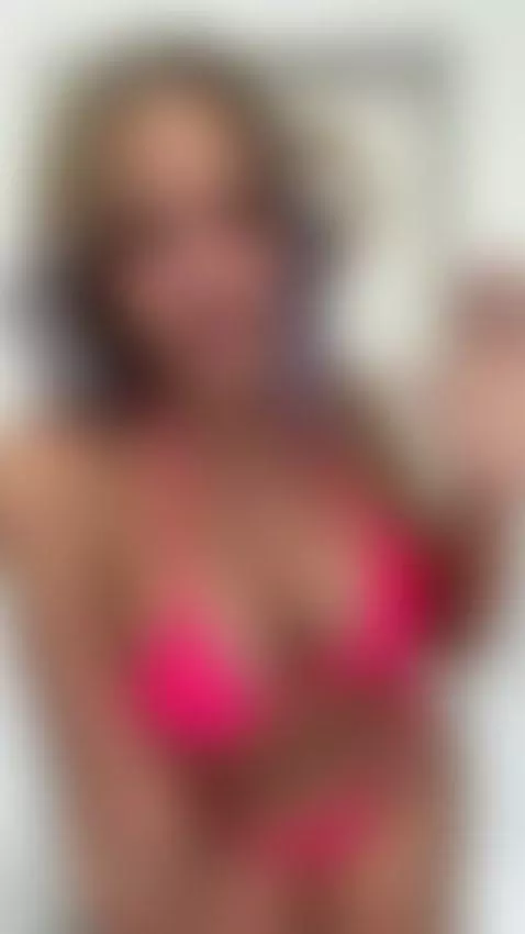 You like how I see myself in bikini, for a good  fucked 🍆🥵 by emmily-giraldo