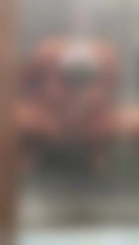 Oppss!!!They found me while I was shaving by emmily-giraldo