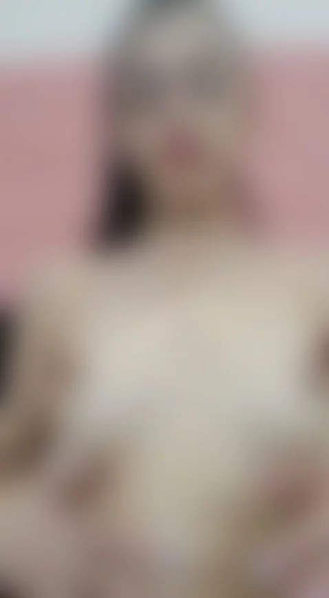 Help me with a massage? 🤗 by luciabustamante