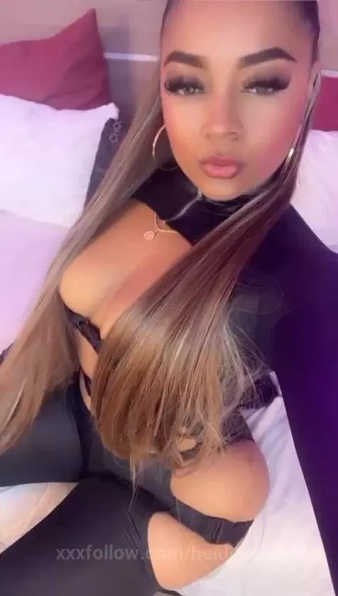 Ur girl on latex 😈 Lets play together and Help me Squirt for... by heidifoxxx