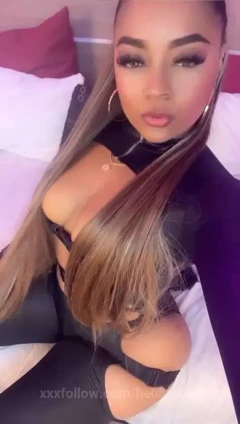 Ur  girl on latex 😈 Lets play together and Help me Squirt fo... by heidifoxxx