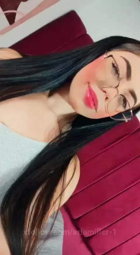 see girl super sezy qith a big tists, come on here and look ... by ariamiller-1