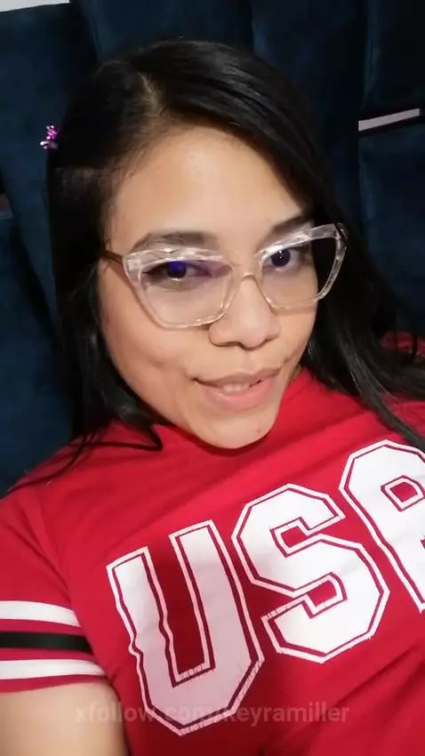 Your tongue in my pussy 
@camsoda by keyramiller