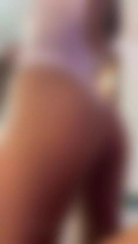 My big and toned tail! spank me by meliisssaaa